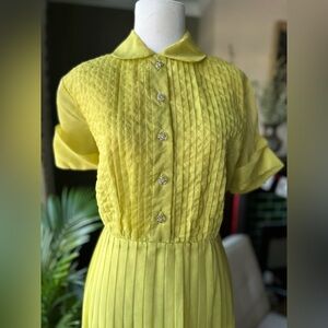 Vintage 40s to 50s Sheer Nylon Pintucked Shirtwaist Size L